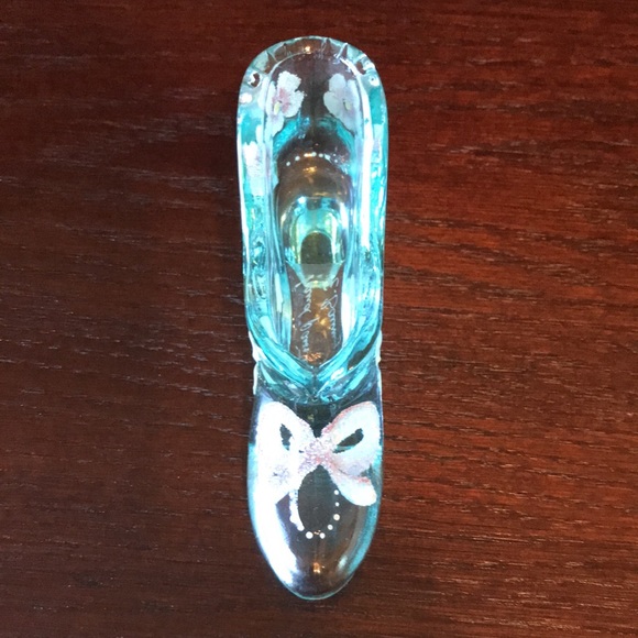 Fenton Signed Hand painted Shoe - Picture 4 of 5